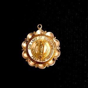 14k gold pendant